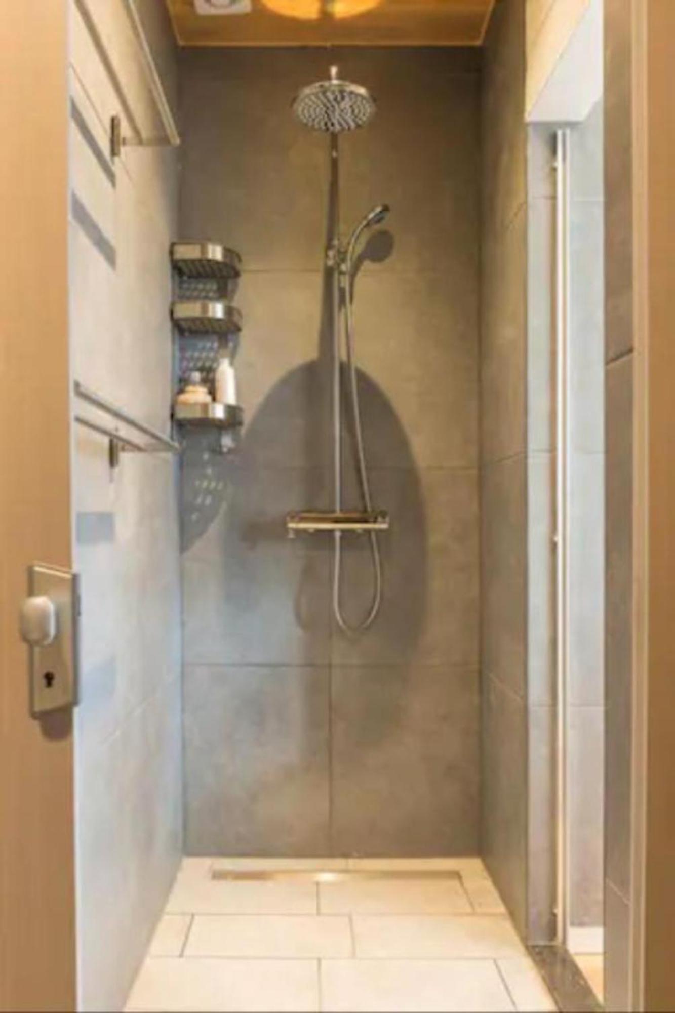 Ground Floor And Twin Bedroom In Luxurious Villa With Beautiful Garden Very Near Tue And Centre آيندهوفن المظهر الخارجي الصورة